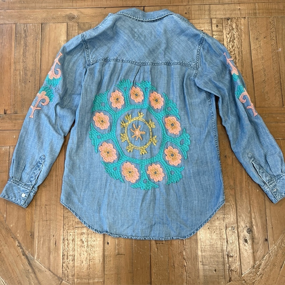 Rails Phoenix Embroidered Chambray Button Down Shirt Women’s XS Bohemian Hippie